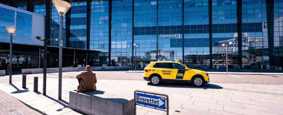 Passenger plane started to burn at Kastrup