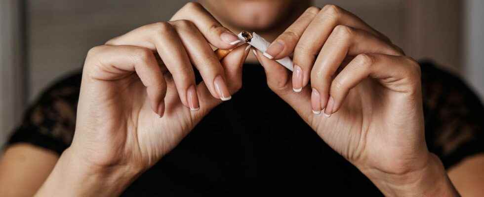 Smoking women failing to quit smoking because of progesterone