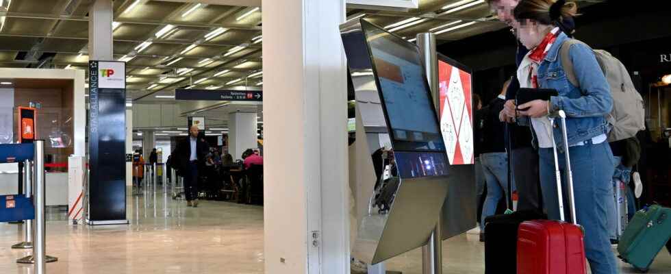 Strike at Orly and Roissy airports the notice lifted end