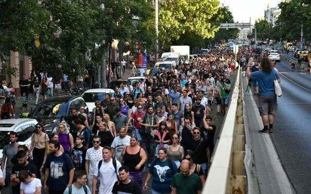 Tax increase protest in Hungary Demonstrators block main streets and