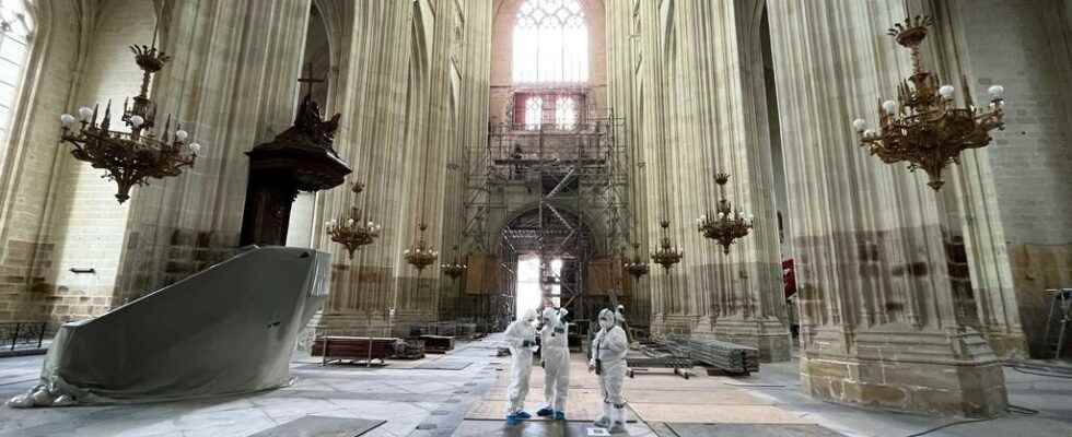 Two years after the fire in Nantes Cathedral decontamination is