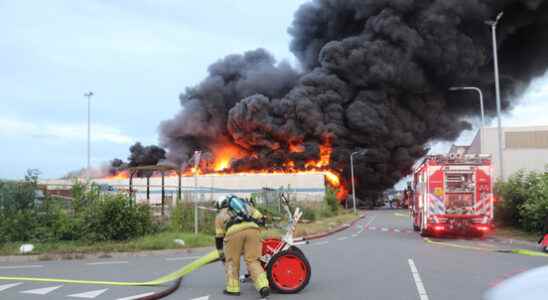 Very large fire just across the provincial border in Beesd