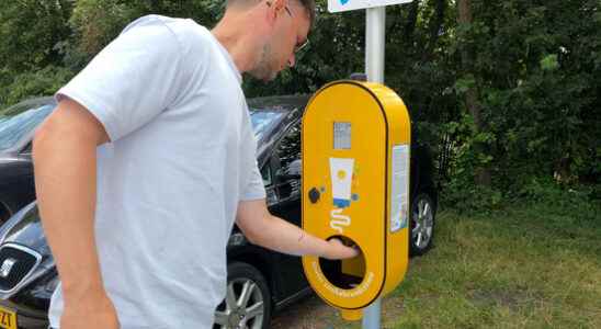 You can tap free sunscreen at this pole when you