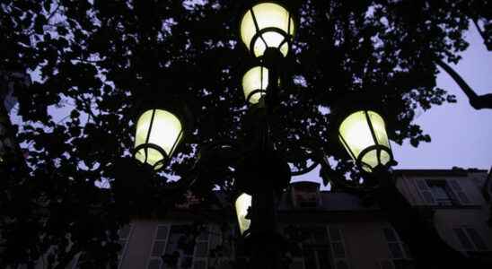 some cities turn off street lights at night to save