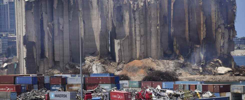 two years after the explosion the silos of the port