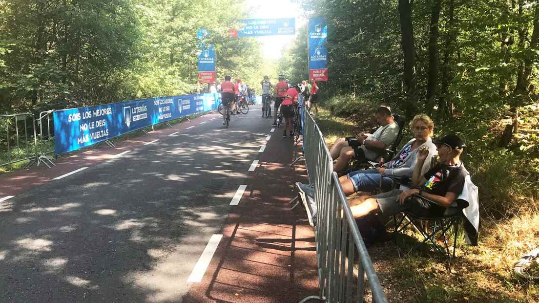 1660995660 94 Live Vuelta stage 2 starts angry farmers along the course