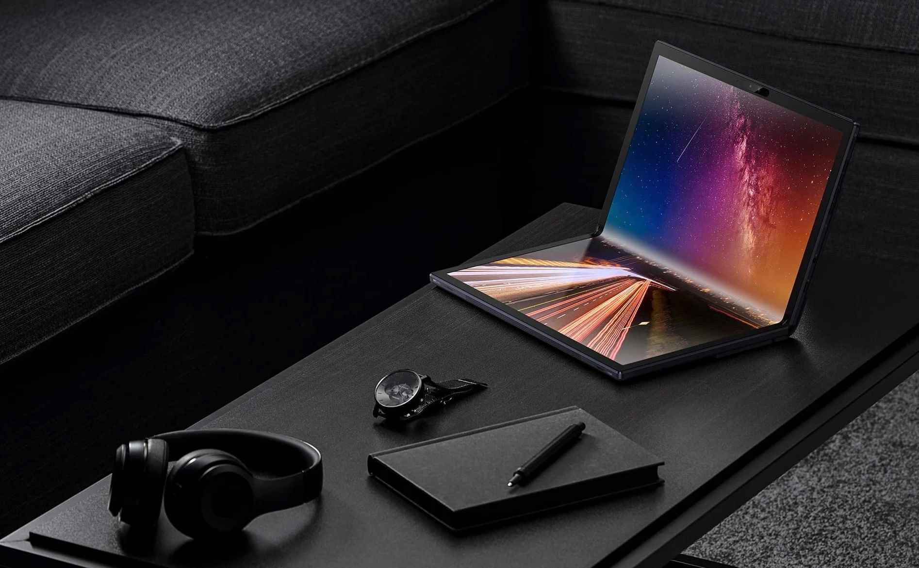 Asus Zenbook 17 Fold OLED display