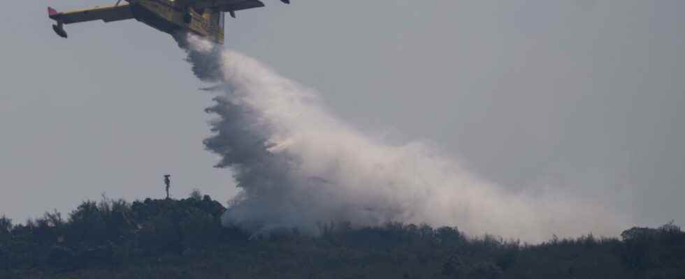 700 evacuated after fires in Spain