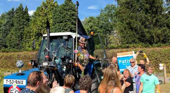 9000 kilometers and 400 hours on the tractor farmer Paul