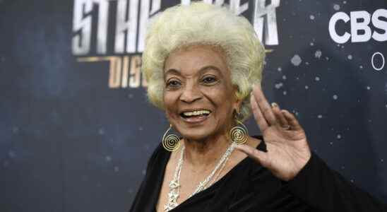 African American actress Nichelle Nichols Star Trek heroine dies at 89