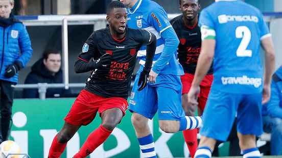 Bazoer can make his debut for AZ against Dundee United