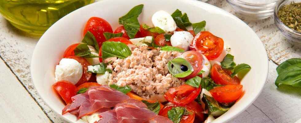 Buddha freshness bowl Tomatoes mozzarella Bayonne ham oatmeal arugula