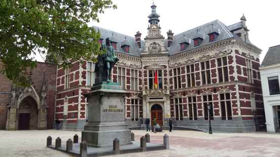 Chatting with Utrecht statues a glimpse into the past through