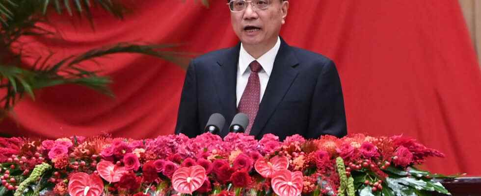 Chinese premier calls for openness and economic recovery