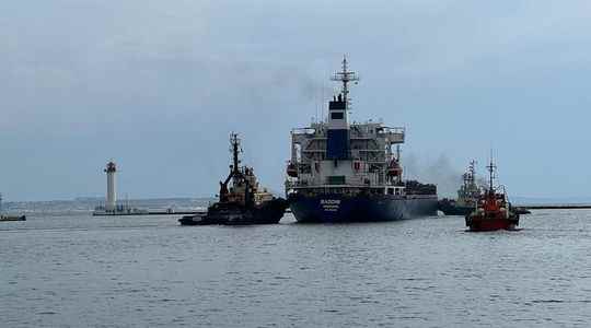 Diverted ship damaged cargo The Razoni symbol of precarious unblocking