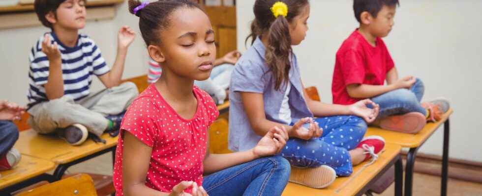 Does mindfulness meditation at school have any benefits