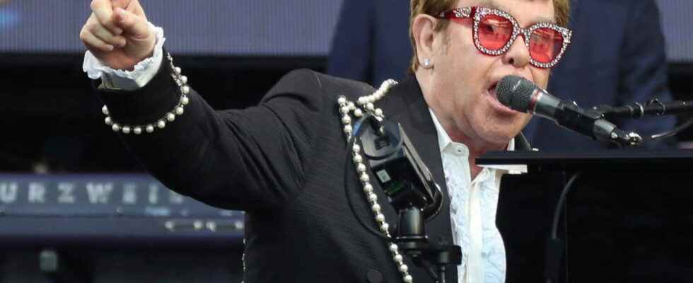 Elton John his duet with Britney Spears unveiled during a