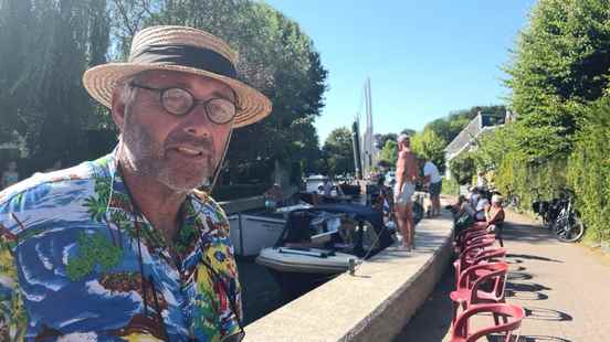 Enjoying watching boats makes Mijndense lock popular with day trippers