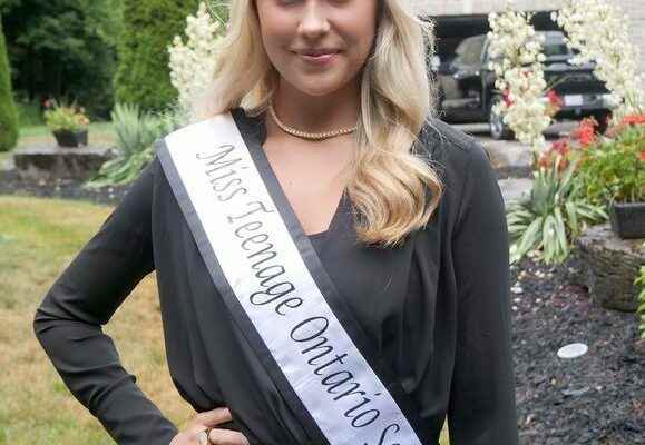 Glendale student crowned Miss Teenage Canada