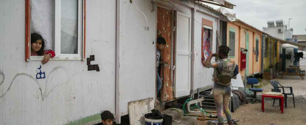 In Athens clashes in the attempt to evacuate one of