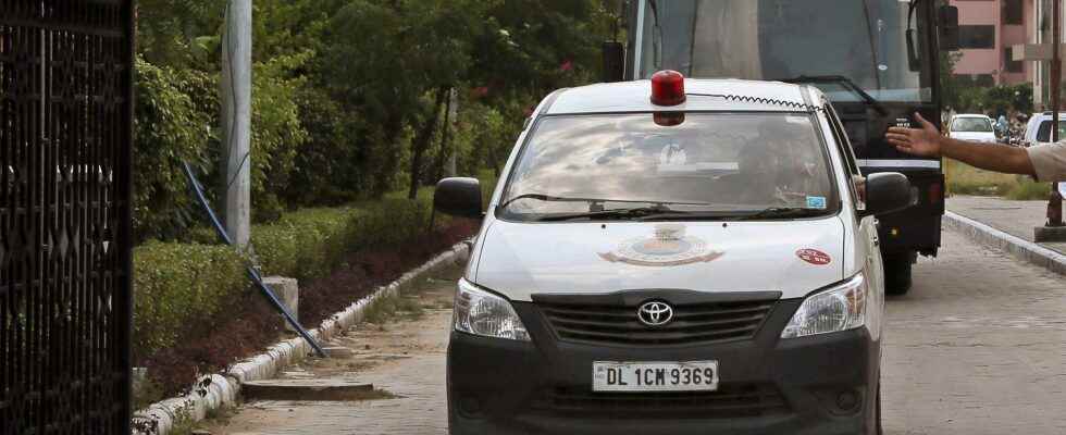 Indian Robin Hood caught in police trap