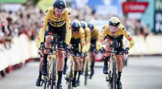 Jumbo Visma wins team time trial in Utrecht red jersey for