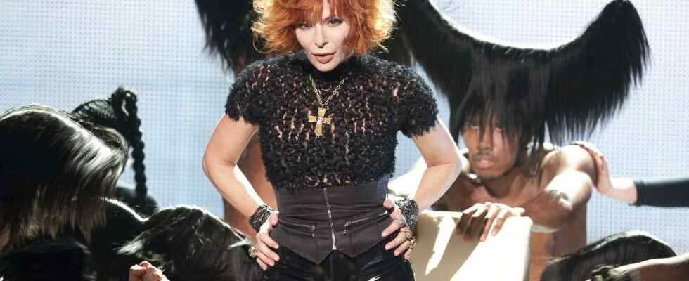 Mylene Farmer Forever a single before her new album