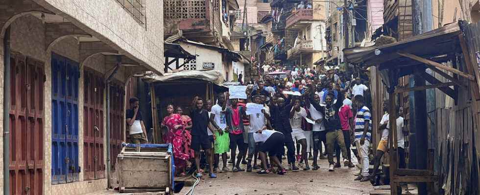 Protests against high prices turn into riot in Sierra Leone