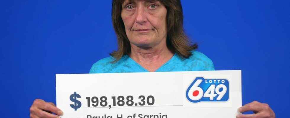 Sarnia woman shocked after winning 200K in lottery