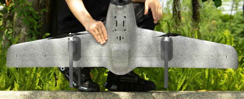 The Swan Voyager a consumer drone that switches to cruiser