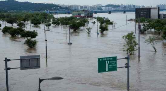 The death toll rises after the torrential rains in South