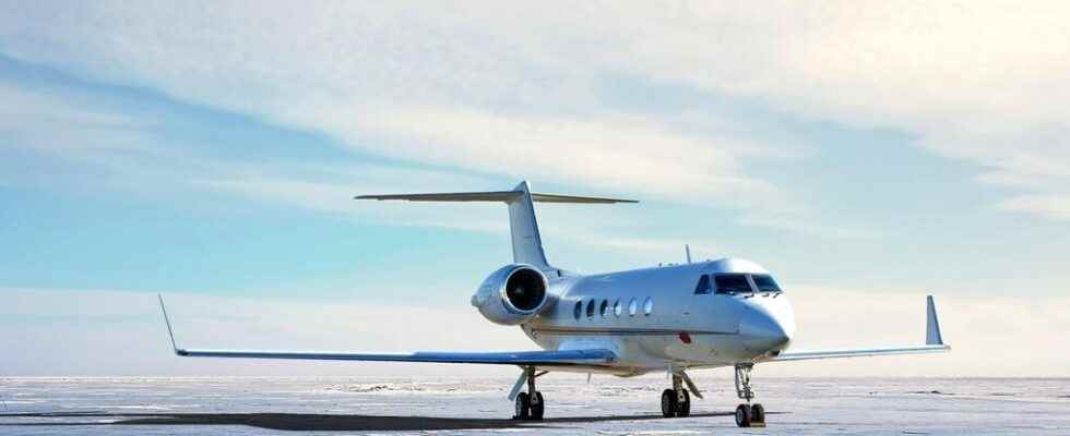 The government plans to regulate the flights of private jets