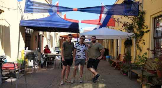 Tradition continues yet another neighborhood party in Utrechtse Zeven Steegjes