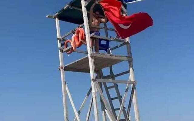 Ugly attack on the Turkish flag in Albania Shared the