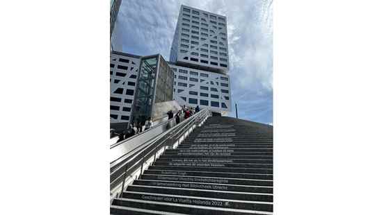 Vuelta poem unveiled on stairs at Jaarbeursplein A lasting keepsake