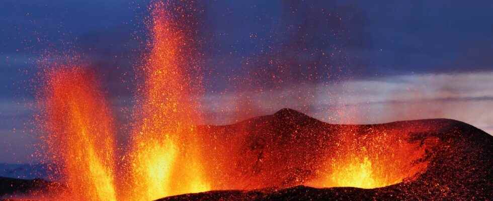 Will the eruption in Iceland paralyze air traffic