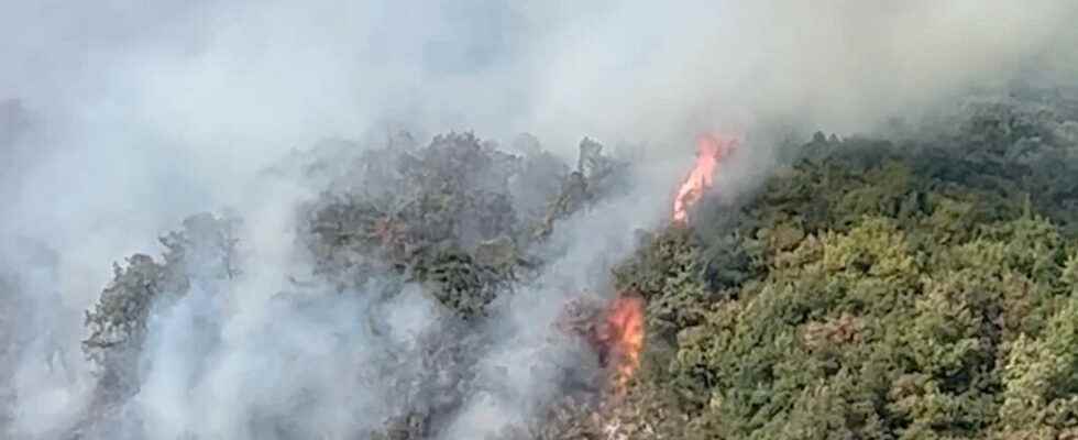 firefighters in difficulty in the foothills of the Chartreuse massif