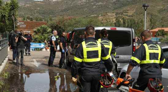 thunderstorms of unprecedented violence kill at least five people in