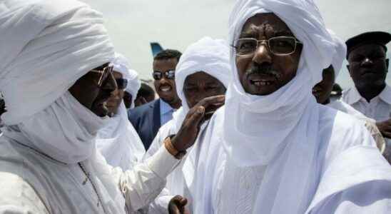 two rebel leaders return from exile before the opening of