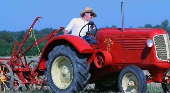 A Century of Competitive Plowing in Lambton County