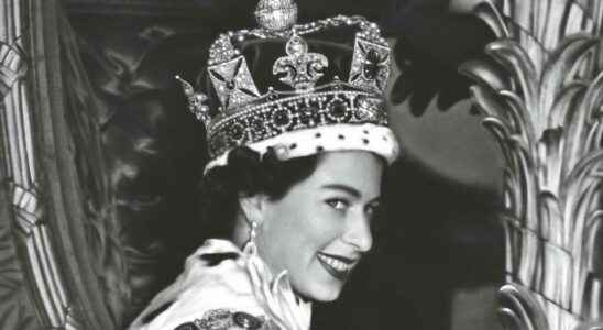 Elizabeth II a real photo novel