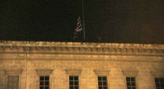 England mourn First images from the streets of London after