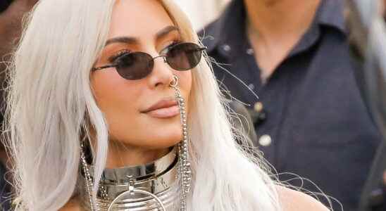 Kim Kardashian looks unrecognizable with eyebrows and platinum blonde hair