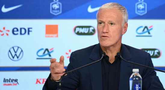 List Deschamps the Blues in a turbulent zone