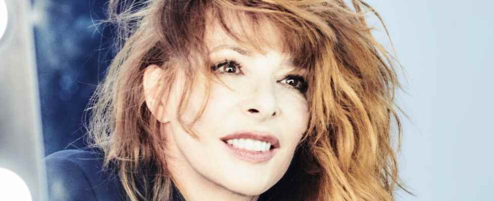 Mylene Farmer discover the clip of the song Forever