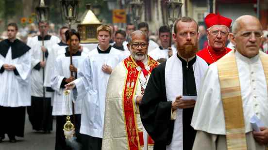 Pastor puts an end to Roman Catholic Willibrord procession in