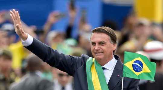 Presidential election in Brazil the smartphone Bolsonaros secret weapon