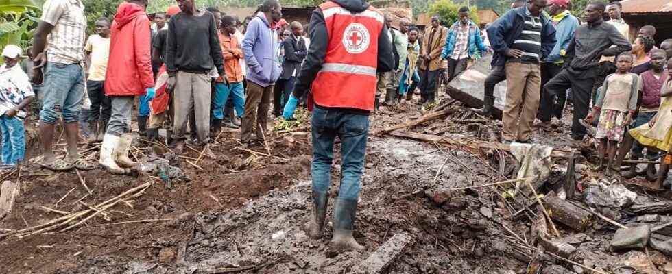 Several dead after mudslide in Uganda