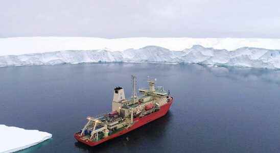 The end of the world glacier in Antarctica is hanging