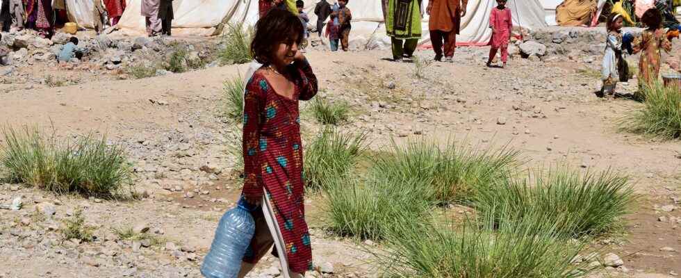 Water bodies recede in flooded Pakistan